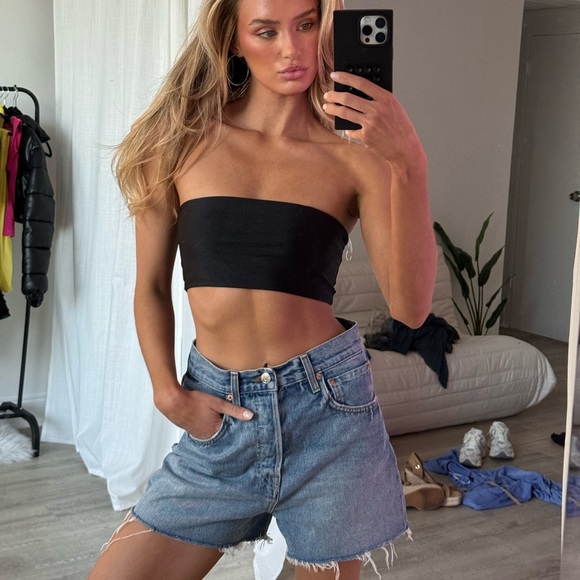 GRLFRND high rise mom shorts blue distressed 25 - Picture 4 of 5